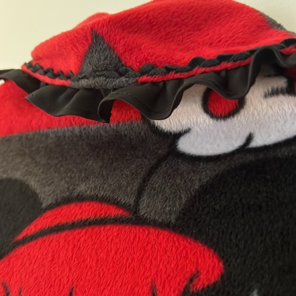 Minnie Mouse Fuzzy Robe - Picture 9 of 9